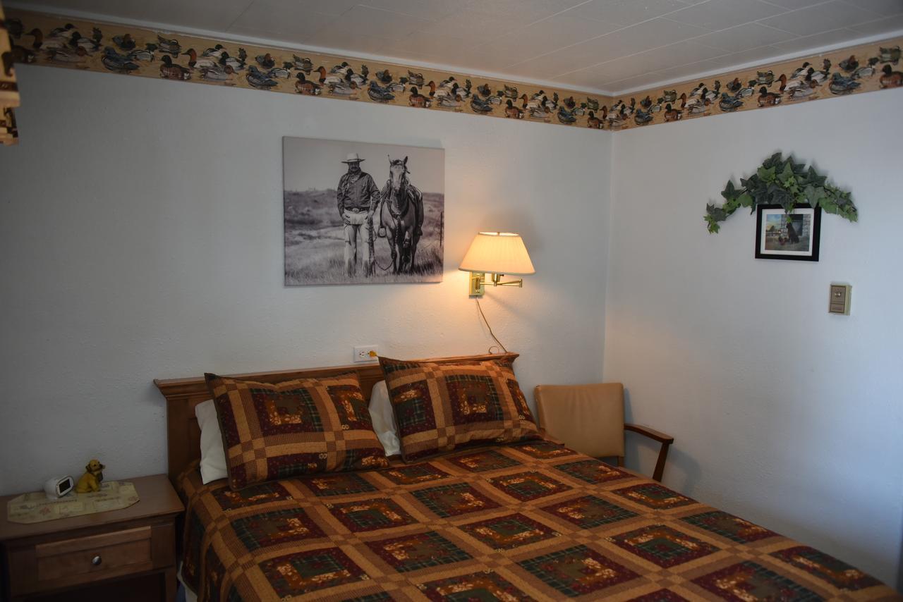 Royals Inn Motel Malta 外观 照片