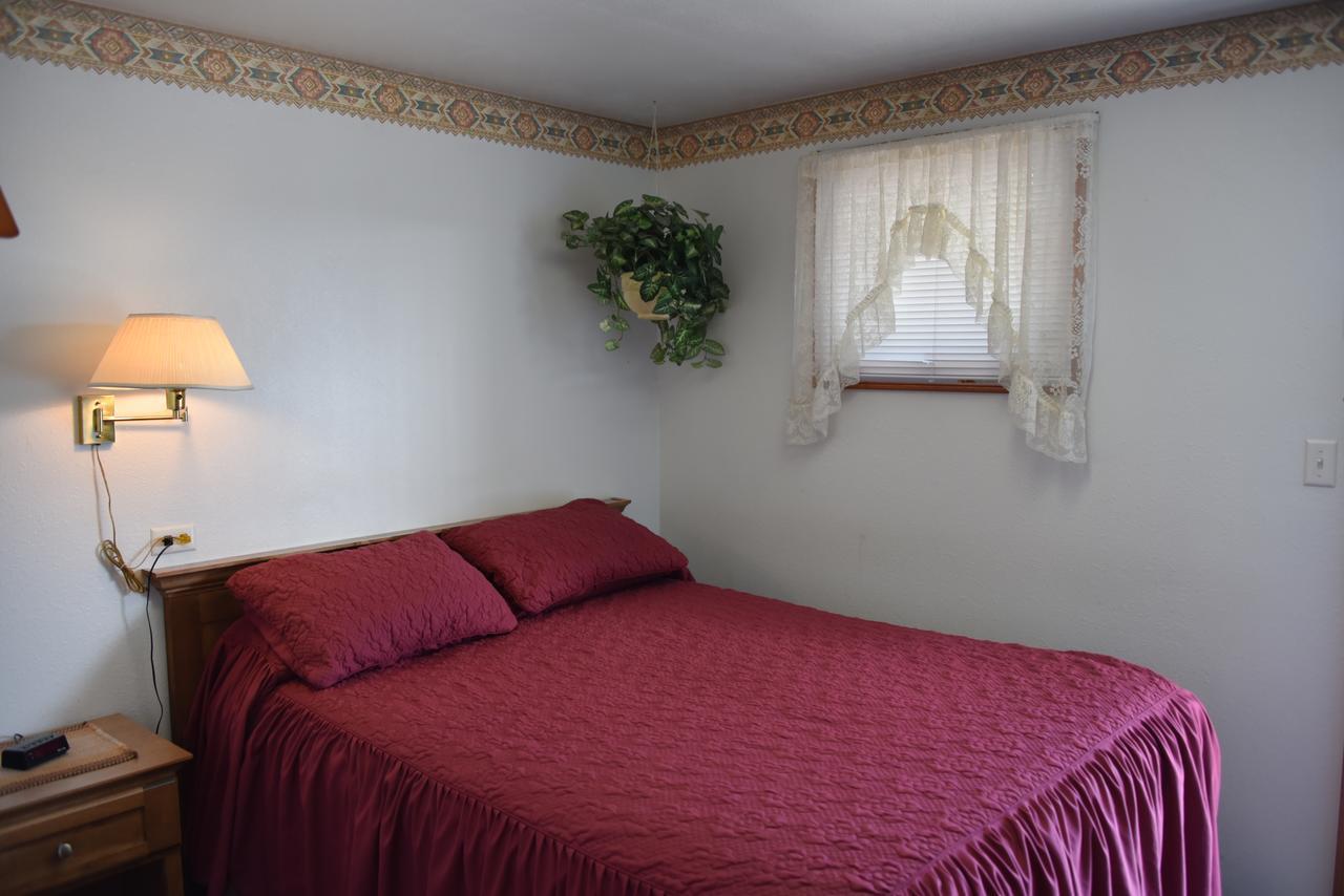 Royals Inn Motel Malta 外观 照片