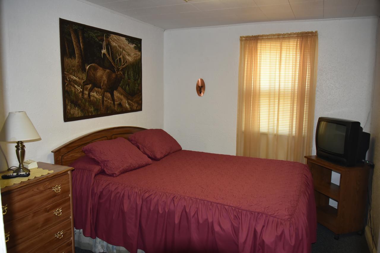 Royals Inn Motel Malta 外观 照片