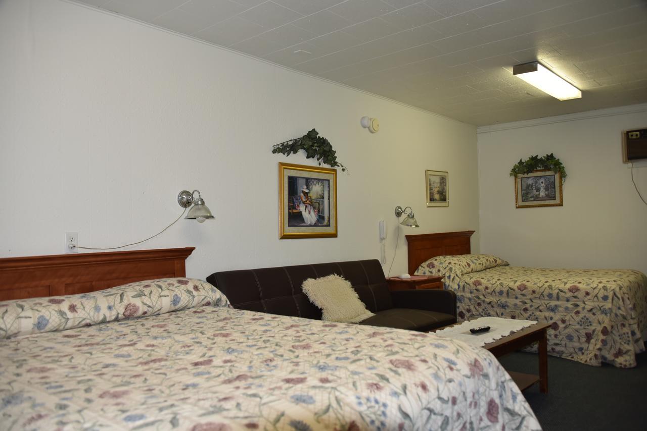 Royals Inn Motel Malta 外观 照片