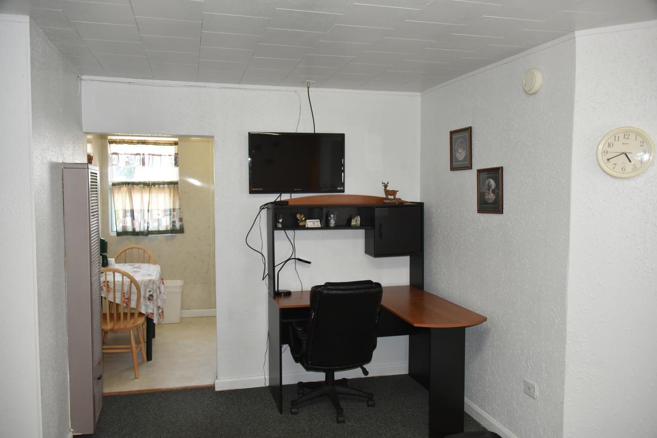 Royals Inn Motel Malta 外观 照片